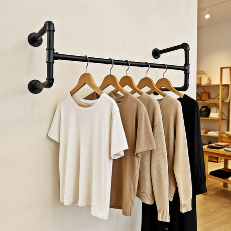 Portants muraux industriels en tuyaux noirs – collection DIY