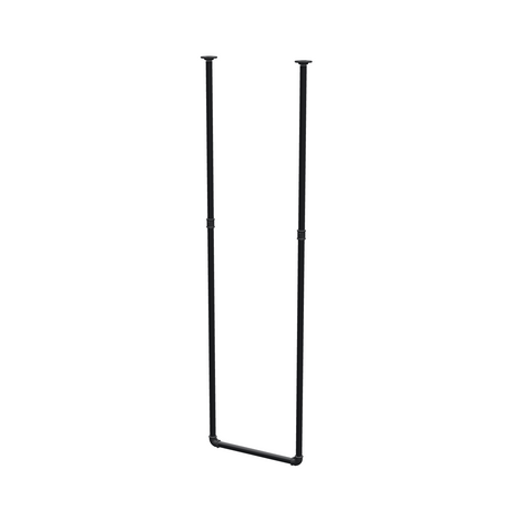 Appendiabiti da soffitto in tubo d'acciaio verniciato nero opaco Ø 27 mm — larghezza 46 cm, altezza sotto il soffitto 173 cm, vista di tre quarti su fondo bianco