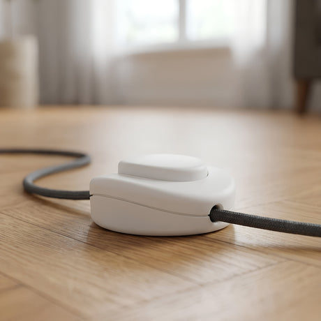 Interruttore a pedale unipolare rotondo per piantana — Bianco