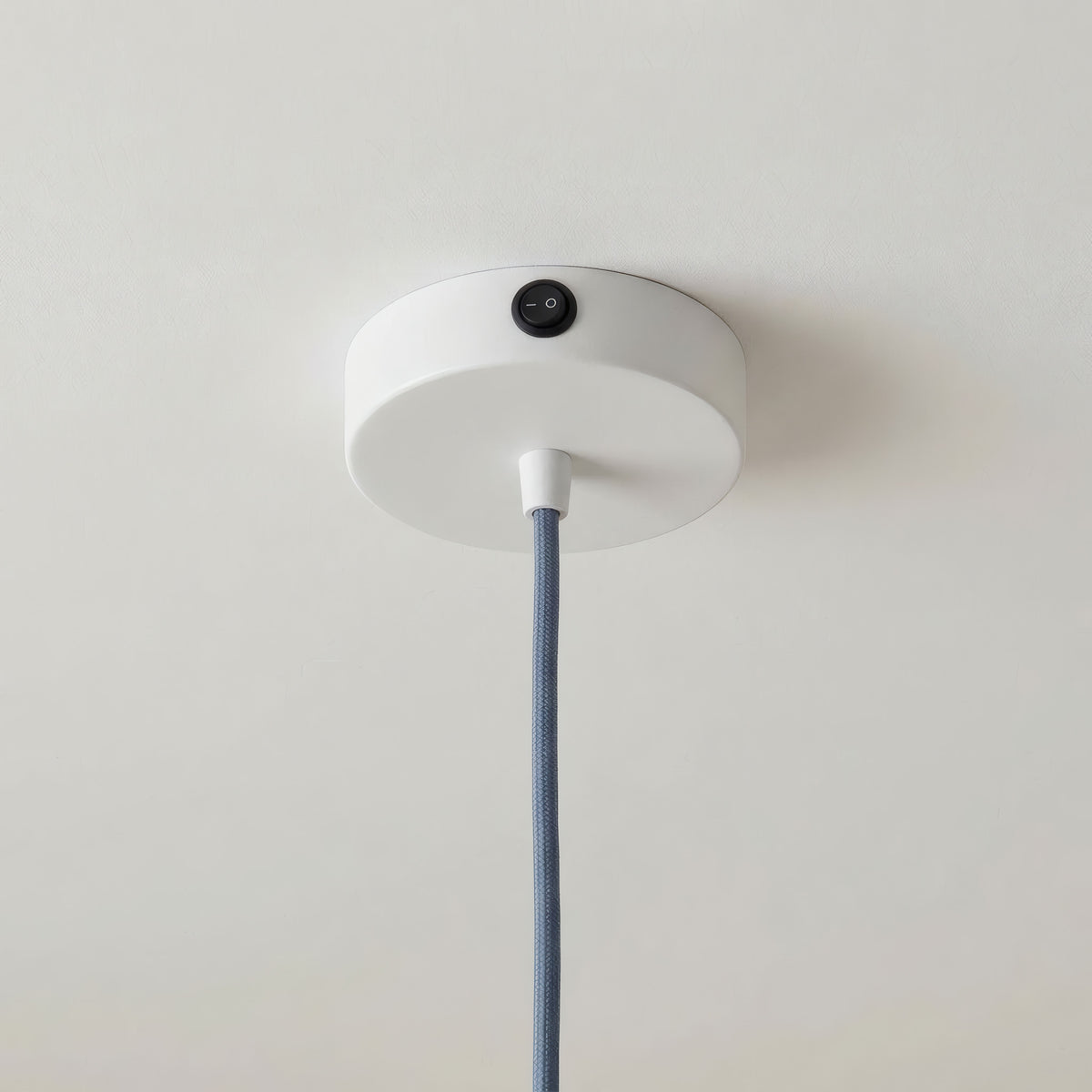 Mini rosone cilindrico in metallo con interruttore, Ø 83 mm — Bianco opaco
