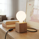 Base per lampada a cubo in ontano per portalampada E27
