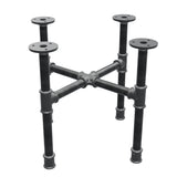 Basamento per tavolino industriale in ghisa, gambe a croce, 38 × 38 cm, altezza 32 cm, vista di tre quarti