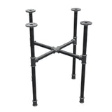Basamento per tavolino industriale in ghisa, gambe a croce, 48 × 48 cm, altezza 52 cm, vista di tre quarti