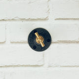 porte-manteau mural industriel en fonte avec robinet laiton 